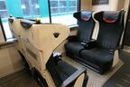 向かい合わせにした車端部の座席