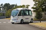 レベル4に対応したナビヤ社の自動運転バス「エヴォ」（筆者撮影）
