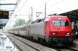 ドイツ製電気機関車が客車を引くインターシティ（筆者撮影）