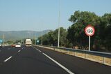 スペインの高速道路は原則、時速120km制限（筆者撮影）