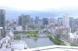 屋上から見た中之島方面（記者撮影）
