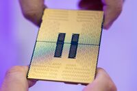 インテルに明るさ､売上高見通しが市場予想以上