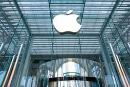 アップルの売上高見通し､市場予想を上回る－主軸のiPhoneとMacが部品不足という業界の逆風を乗り越えて力強い成長
