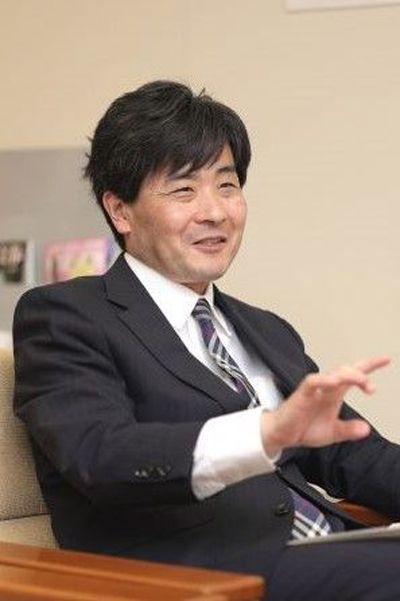 合田哲雄（ごうだ・てつお）／文化庁次長。1970年生まれ。1992年文部省入省。福岡県教育庁高校教育課長、国立大学法人化（2004年）や2008年学習指導要領改訂の担当、NSF（全米科学財団）フェロー、高等教育局企画官、初等中等教育局教育課程課長、内閣官房内閣参事官（人生100年時代構想推進室）、初中局財務課長、内閣府・審議官等を経て2022年9月から現職。兵庫教育大学客員教授、東北大学非常勤講師。単著に『学習指導要領の読み方・活かし方』（教育開発研究所）、共著に『学校の未来はここから始まる』（教育開発研究所）、『探究モードへの挑戦』（人言洞）。目黒区立の小中学校のPTA会長を6年間経験（撮影：尾形文繁）
