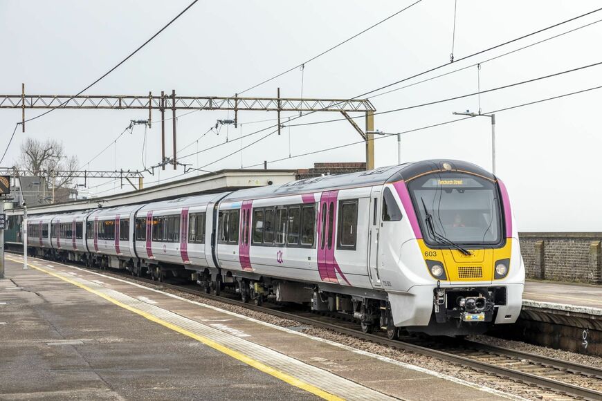 2025年7月に国営化された運行会社「c2c」の新型電車クラス720（写真：c2c）