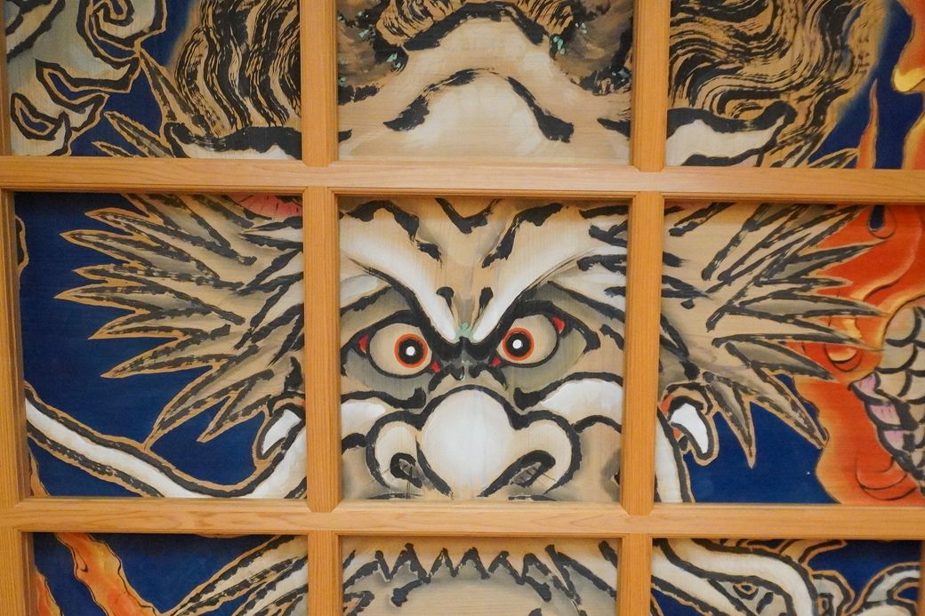 篠原さんが住職をつとめる寺の天井絵（写真：弁護士ドットコム）