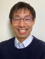 森 俊郎（もり・としろう）岐阜県出身。小学校・中学校教員として14年のキャリアを経て、現在中学校教員。小学校教員時代、教務主任をしながら育児部分休業を取得して4人の子育てに奮闘。エビデンスに基づく教育（Evidence Based Education）の実践と研究に取り組む。ロンドン大学客員研究員、岐阜県先端技術活用学校アドバイザー、埼玉県戸田市教育委員会教育データ利活用アンバサダーなどを歴任。『先生がパパ先生になったら読む本』（学事出版）著者の一人（写真は本人提供）