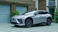 ｢レクサスRZ｣初のBEV専用車に乗ってわかった力 世界のライバルに見劣りしない完成度に仕上げた