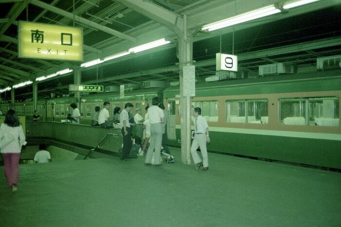 大垣行き夜行だった時代、グリーン車には緑の帯があった