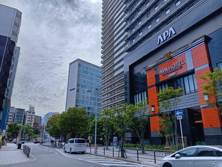 ホテル前の光景（筆者撮影）