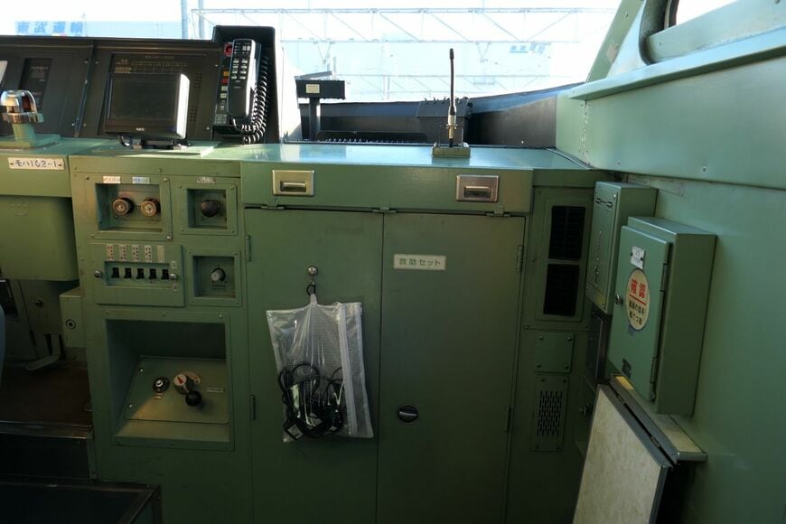 運転台横の扉を開けると……（記者撮影）