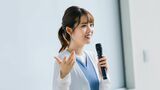 「大きな声」と「響く声」は似ているようで違うんです。いい声とは何でしょうか？（写真：YUJI／PIXTA）この記事の画像を見る(◯枚)