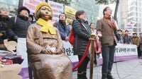 電撃合意が“火に油" 慰安婦問題の混迷 懸案に合意した日韓両国だが､問題は複雑化