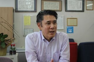 吉野達雄（よしの・たつお）港区立小中一貫教育校お台場学園港陽小学校・中学校 校長校長として勤務していた港区立白金小学校で2021年度に同区初のプレクラス制度を導入し、同区校長会でプレクラス制度の取り組みを紹介。2023年度に同区教育委員会事務局学校教育部長に転任し、2025年度より現職