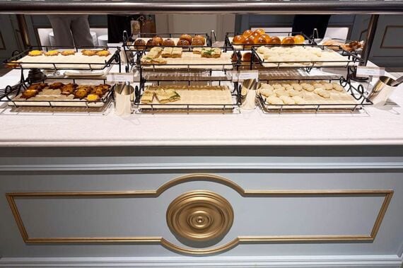 パンスタンドにズラリと並ぶパン