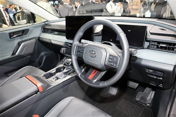 新型RAV4アドベンチャーのインテリア