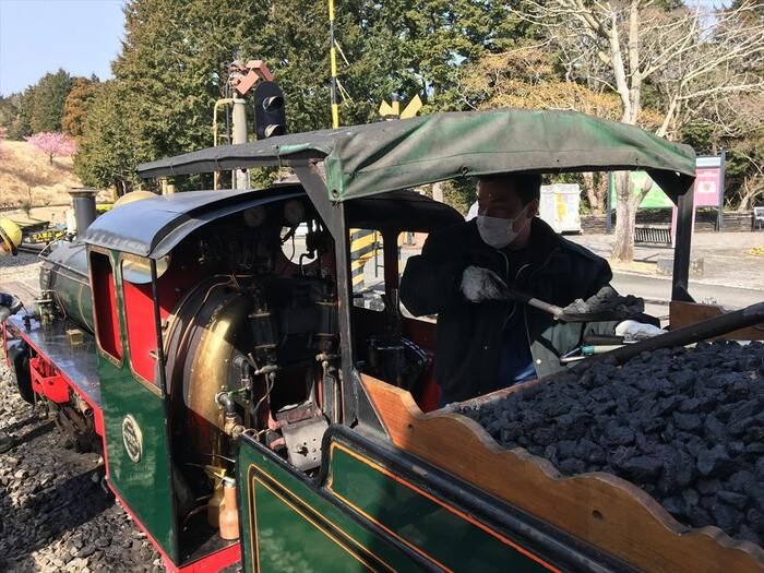 石炭を焚いて走る
