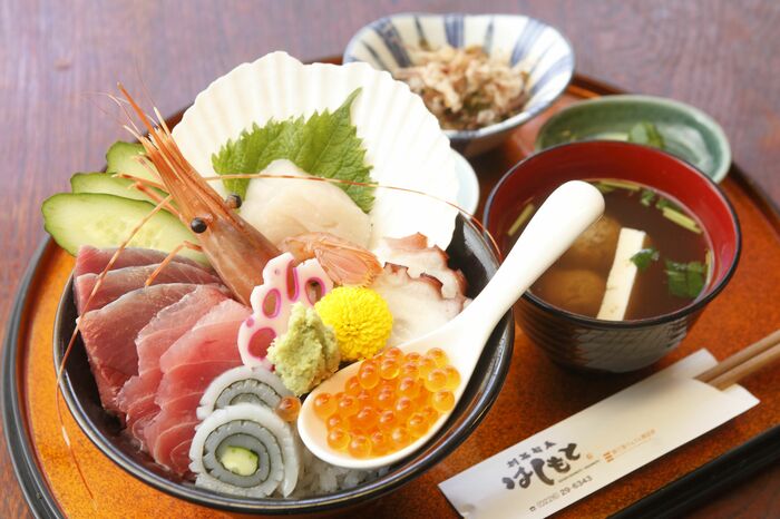 キラキラ丼。世界三大漁場・三陸の「世界一」の味だ