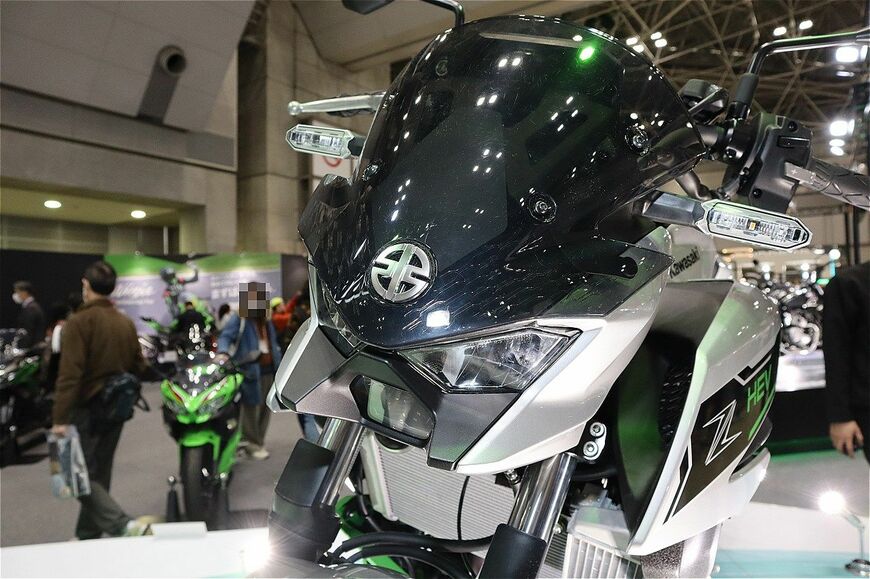 カワサキモータース「Z7ハイブリッド」（筆者撮影）