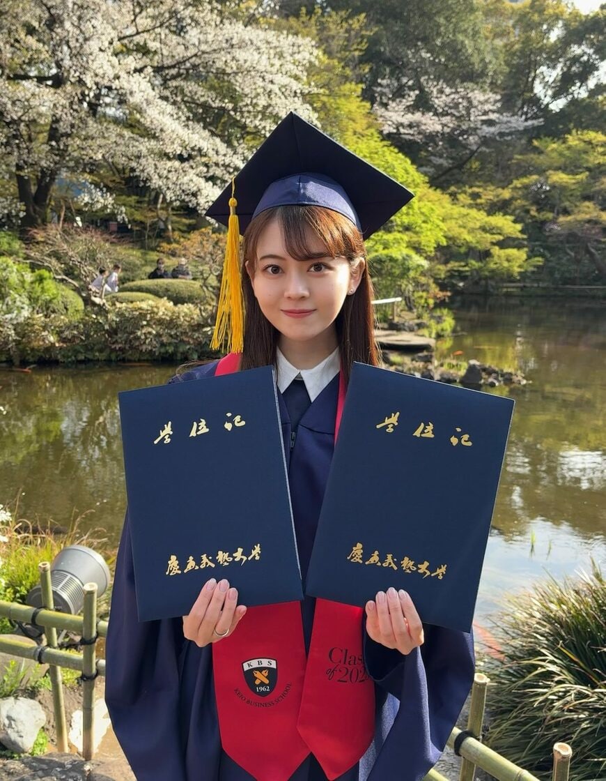 慶應MBAを無事に修了した小杉さん。表情に凛々しさを感じる（写真：本人提供）