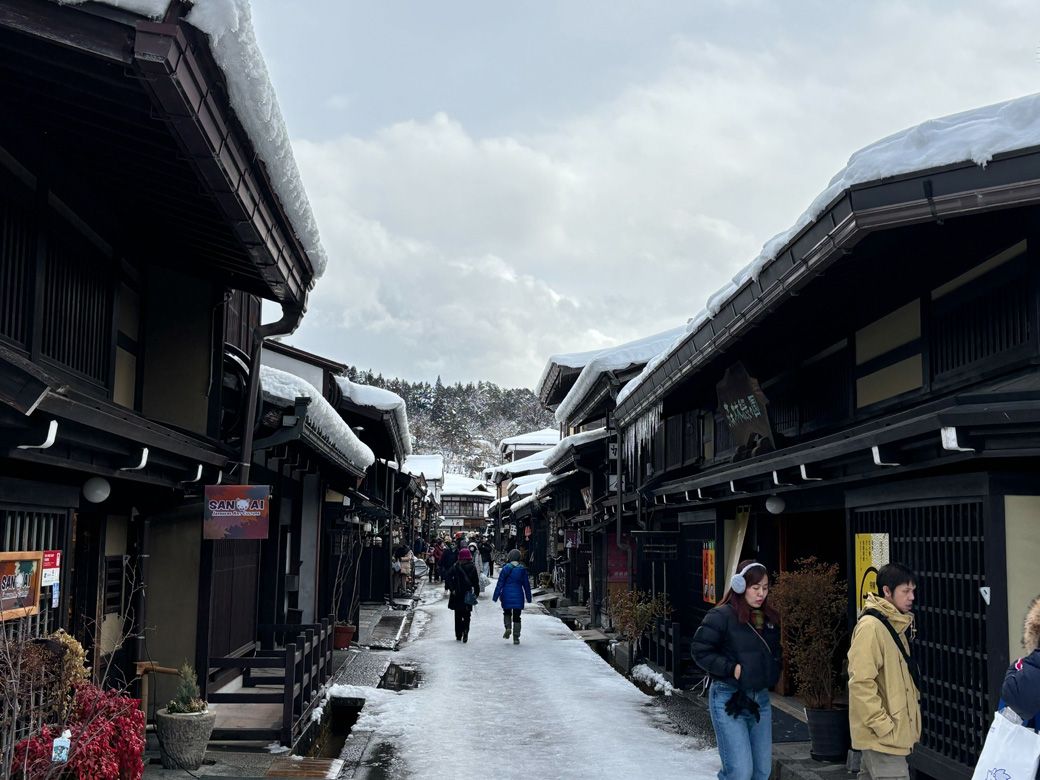 東京での憧れもあったが、観光客が増えた高山の地で、ふたたび店をすることに決めた。確かに、歴史を感じさせる町並みは、なかなか見られないものだ（筆者撮影）