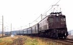 EF57形電気機関車が牽く急行「八甲田」