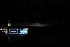夜間の郊外道路を再現した。被写体はほとんど見えない