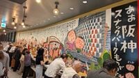 大阪の｢全員立ち食いフードコート｣が“コスパ最強”すぎた。「ラーメン390円」「いか焼き187円」！阪神百貨店《スナックパーク》の凄さをルポ