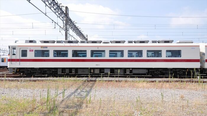 浅草寄りの先頭車350-1