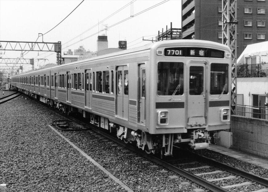 営業運転で活躍を始めた7000系＝1984年・笹塚駅（写真：京王電鉄）