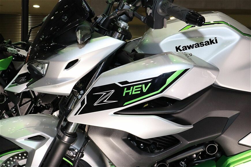 カワサキモータース「Z7ハイブリッド」（筆者撮影）