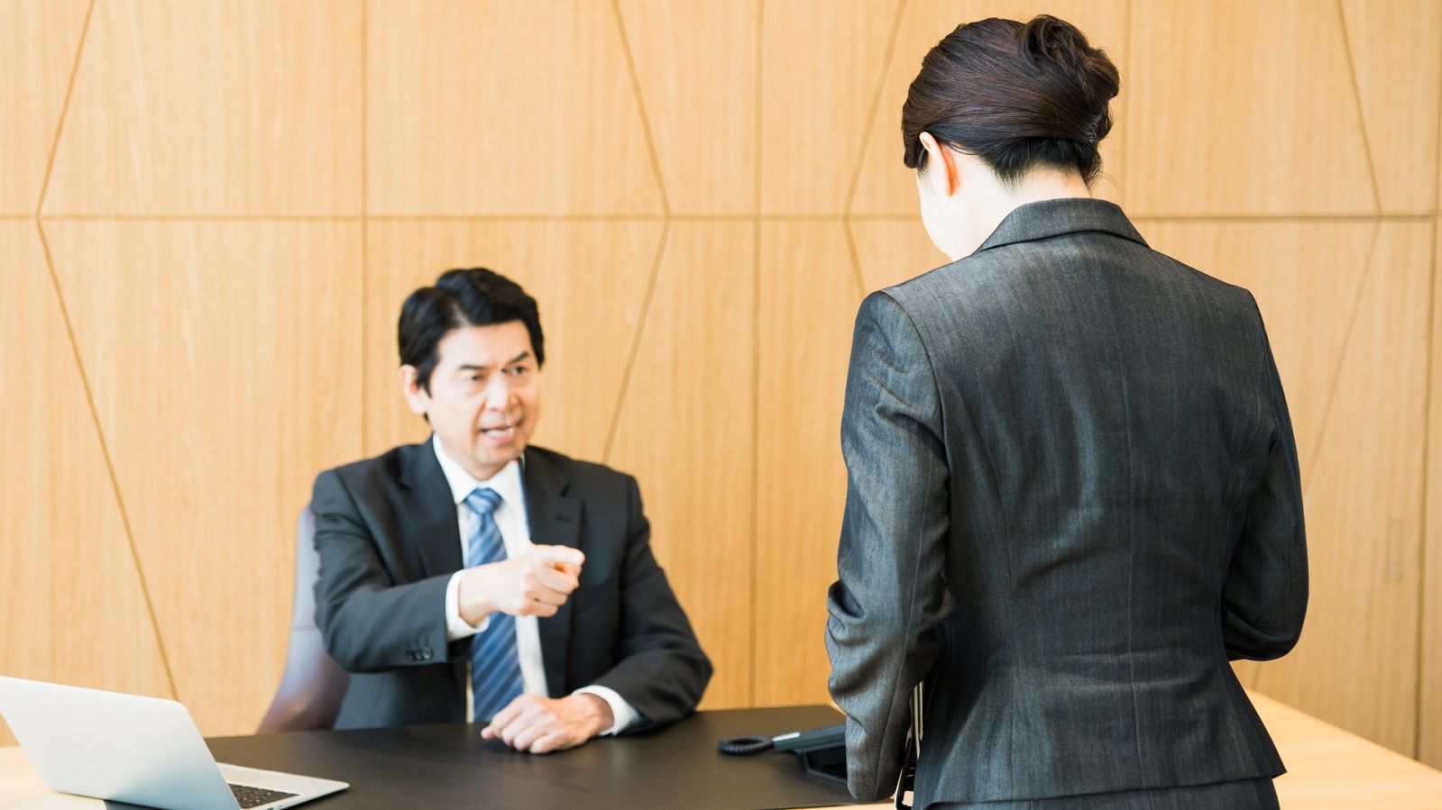 要注意 職場における パワハラの典型 6つ ご存じですか あなたの会社のワークルール 東洋経済オンライン 社会をよくする経済ニュース