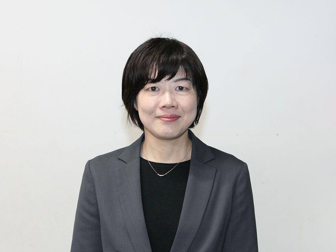 鈴木佳代（すずき・かよ）愛知県東浦町立緒川小学校 教務主任高浜市、東海市、東浦町の小学校教諭を経て、2019年より緒川小学校に赴任。2022年「教職研修」4月号（教育開発研究所）で『子どもが自分で「決められる」学校へ』を執筆。2022年度の第6回NITS大賞において「おがわっ子ワクワクプロジェクト！～願いが叶う！子どもが主役の学校づくり～」で入賞、2023年度NITS「子どもを主語にした個別最適な学び」セミナーでは講師を務めた。現在は、県内外の研修会で講師を務め、講話を行っている