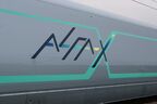 5号車側面の「ALFA-X」ロゴ