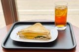 モーニングA トーストサンド とろ～りチーズ＆ツナ500円（筆者撮影）