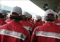 日本通運の川合社長は、宅配合弁ＪＰエクスプレスへの出向社員の「３割くらいが戻るのでは」との見解示す