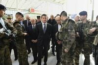 フランス警察が168カ所捜索し23人を逮捕 ｢新たな攻撃計画がある｣とバルス首相