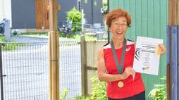 62歳､スタート直後に転んで眼鏡が壊れ…屈辱から12年《73歳でリレー世界記録》74歳の現役園長が実践する｢衰えない｣習慣