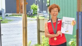 62歳､スタート直後に転んで眼鏡が壊れ…屈辱から12年《73歳でリレー世界記録》74歳の現役園長が実践する｢衰えない｣習慣