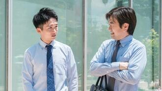 若手社員に険しい表情を向ける上司