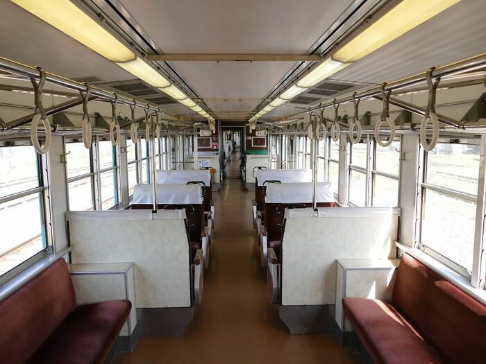 通勤・通学の足だった117系の車内