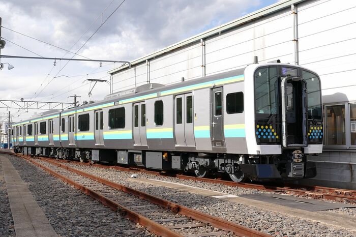 E131系は4ドア車