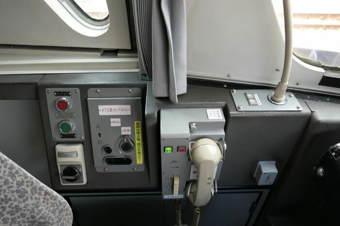 南海ラピートの運転席