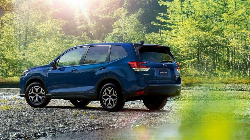 2018～2025年にかけて販売された5代目「フォレスター」（写真：SUBARU）