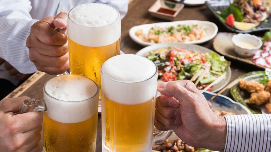 食のハラスメントに気を付けて、楽しくご飯を食べましょう（写真： a_island ／ PIXTA）
