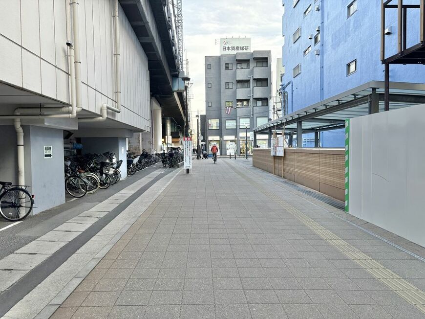 市川駅（クリーンな駅前１）（写真：筆者撮影）
