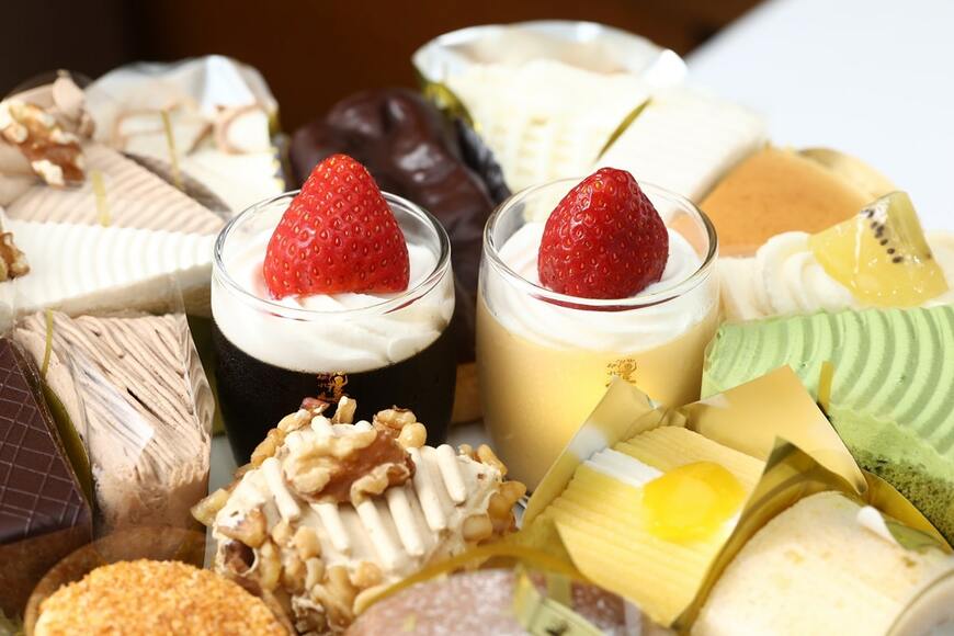 コーヒーゼリーやプリンなど、涼やかな味わいのものも（撮影：今井康一）