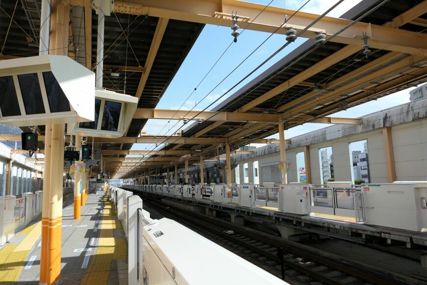 相模大野方から見た大和駅のホーム（記者撮影）