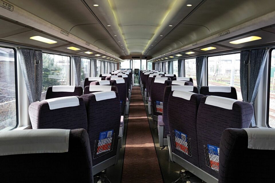 【最終値下げ】小田急電鉄 特急ロマンスカー GSE EXE 座席生地 鉄道部品 小田急ロマンスカー先頭車】展望席でない座席からの眺めはこんな