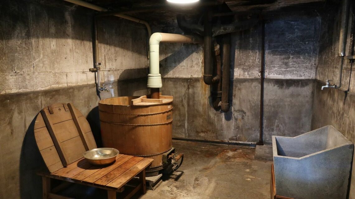地下にある共同浴場